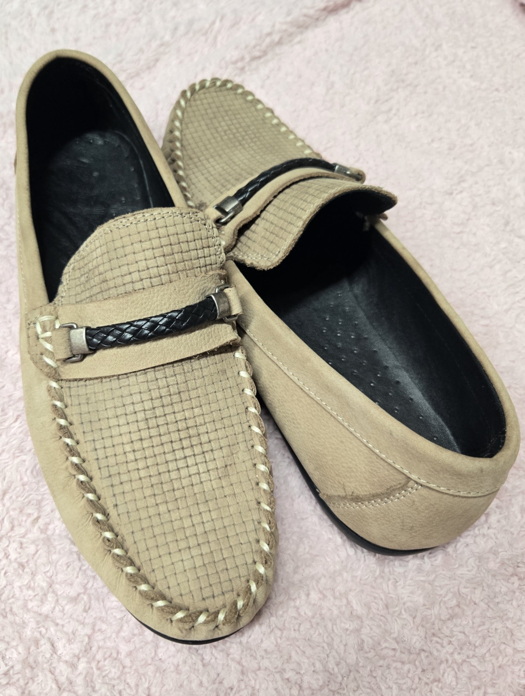 Men's Beige Driving Loafers With Black Braided Accent Size Us 10 Or Eu 43